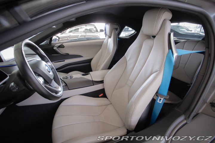 BMW i8  2015