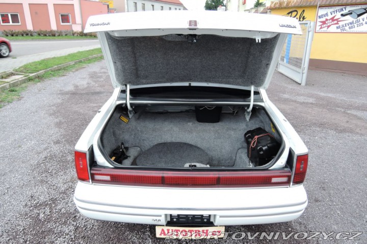 Ostatní značky Ostatní modely Lincoln Town Car Limuzína 7.m Pronájem 1993