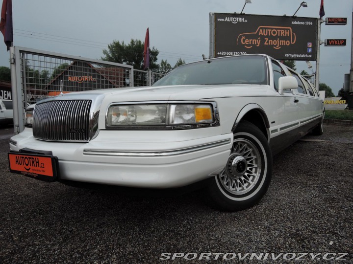 Ostatní značky Ostatní modely Lincoln Town Car Limuzína 9.m Pronájem 1995