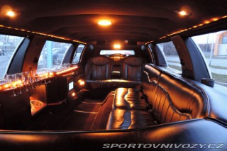 Ostatní značky Ostatní modely Lincoln Town Car Limuzína 9.m Pronájem 1995