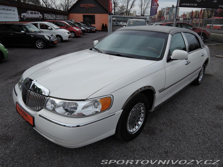 Ostatní značky Ostatní modely Lincoln Town Car 4,6i V8 24V Aut. Cartier 2000