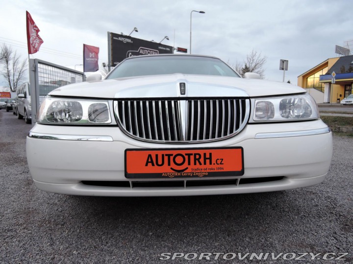 Ostatní značky Ostatní modely Lincoln Town Car 4,6i V8 24V Aut. Cartier 2000