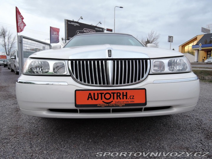 Ostatní značky Ostatní modely Lincoln Town Car 4,6i V8 24V Aut. Cartier 2000