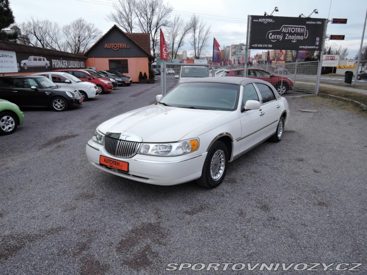 Ostatní značky Ostatní modely Lincoln Town Car 4,6i V8 24V Aut. Cartier 2000