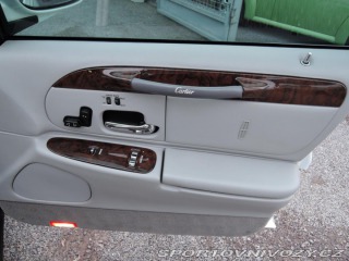 Ostatní značky Ostatní modely Lincoln Town Car 4,6i V8 24V Aut. Cartier 2000