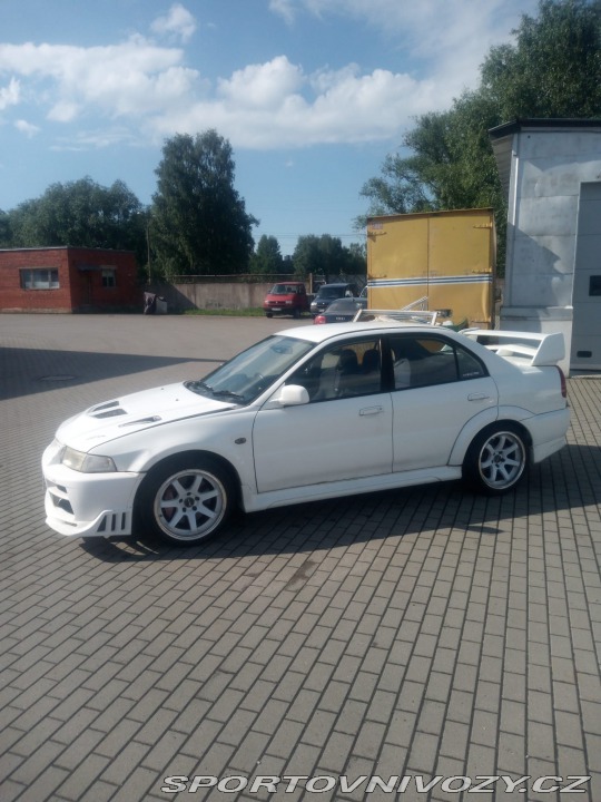 Mitsubishi Lancer EVO JDM RHD Evo 6 bílé 1999