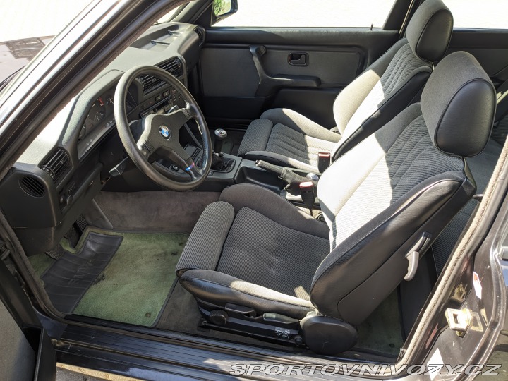 BMW 3 320is E30 s motorem S14 1990