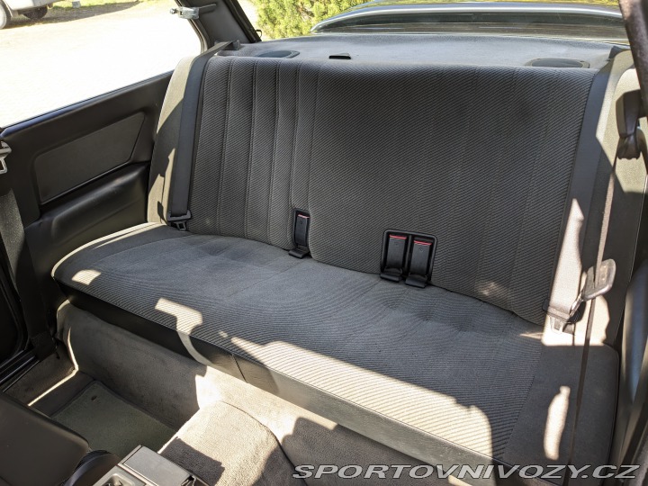 BMW 3 320is E30 s motorem S14 1990