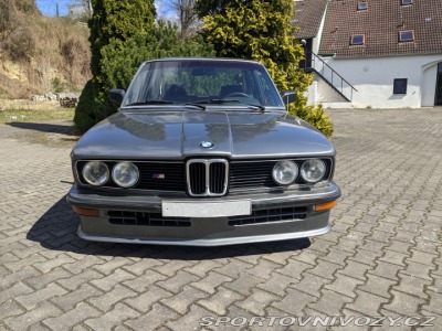 BMW 5 M535i E12