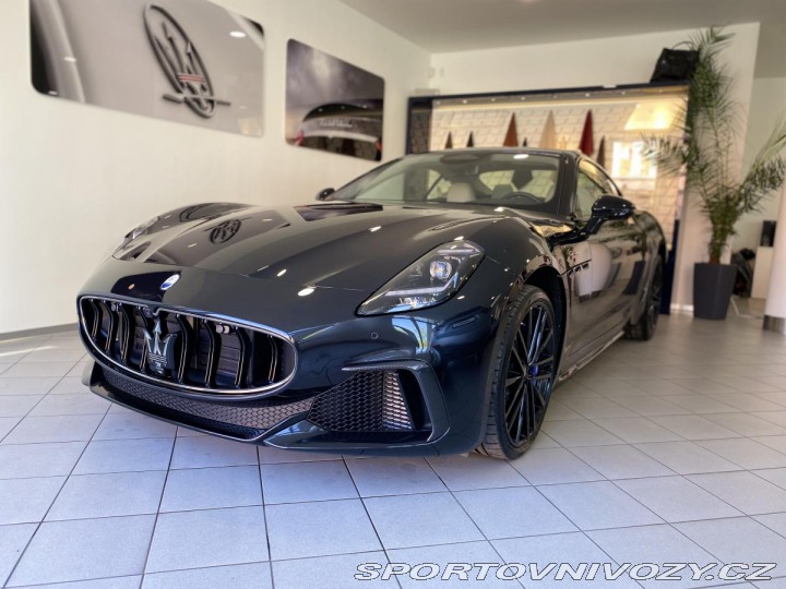 Maserati GranTurismo V6 550HP TROFEO 2023