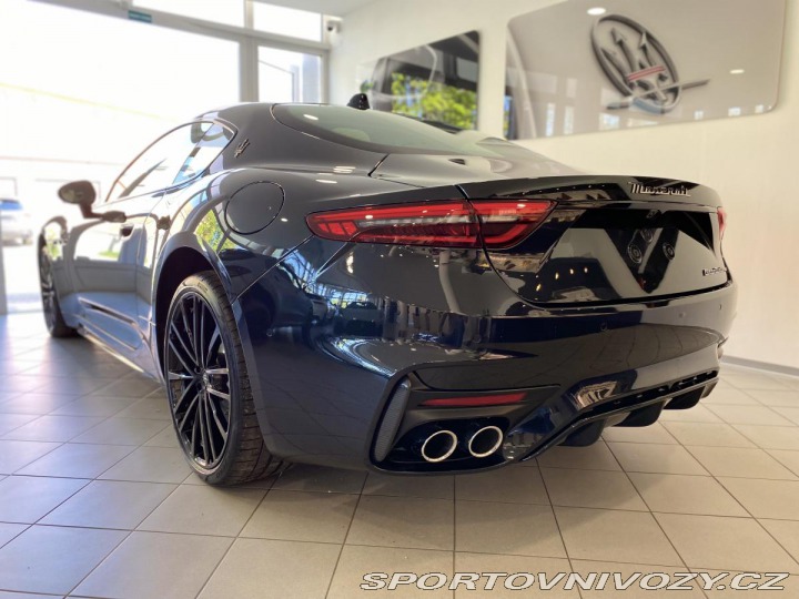 Maserati GranTurismo V6 550HP TROFEO 2023