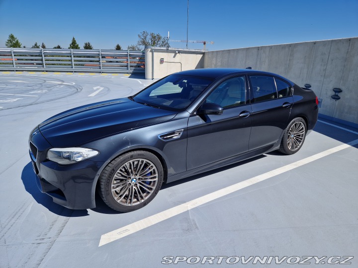 BMW M5  2012