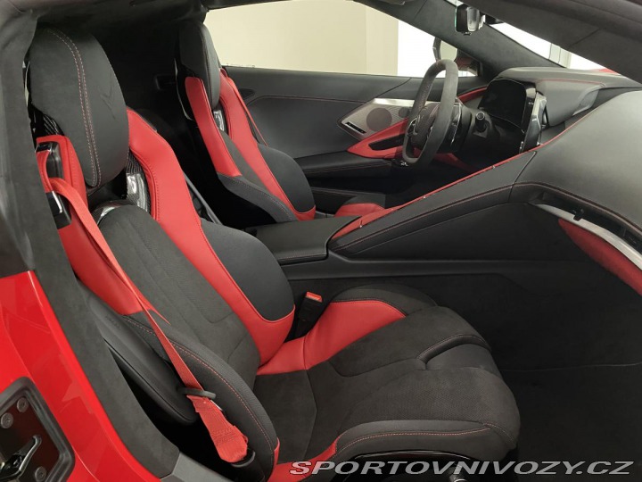 Chevrolet Corvette C8 coupé EU verze REZERVA 2022
