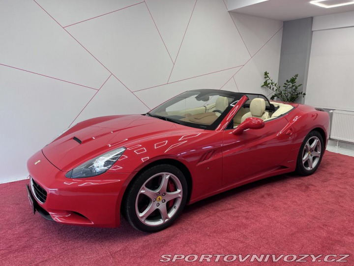 Ferrari California TOP BAREVNÁ SPEC*FULL SER