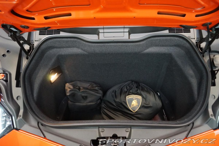 Lamborghini Aventador LP700-4 V12 515kW LIFT 1. 2015