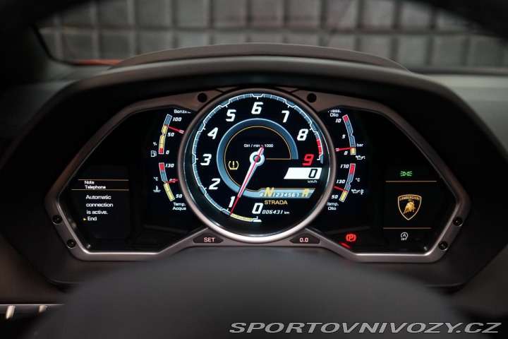 Lamborghini Aventador LP700-4 V12 515kW LIFT 1. 2015