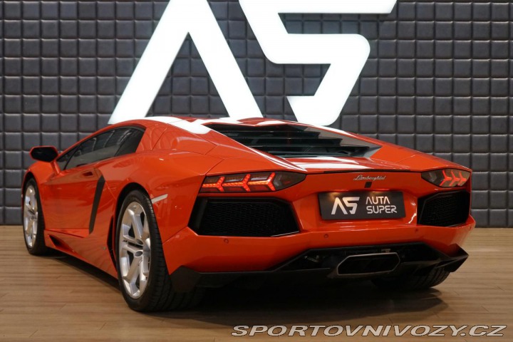 Lamborghini Aventador LP700-4 V12 515kW LIFT 1. 2015