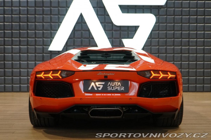 Lamborghini Aventador LP700-4 V12 515kW LIFT 1. 2015