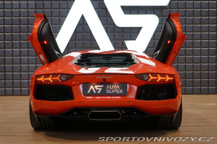 Lamborghini Aventador LP700-4 V12 515kW LIFT 1. 2015