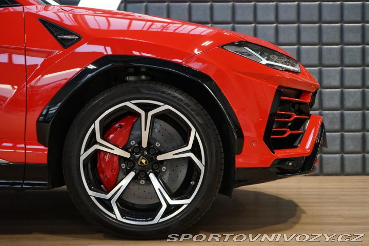 Lamborghini Urus B&O Masáž ADAS Záruka 2019