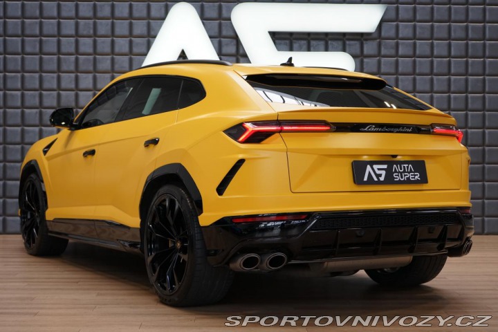 Lamborghini Urus Akrapovič ADAS B&O Zá 2020