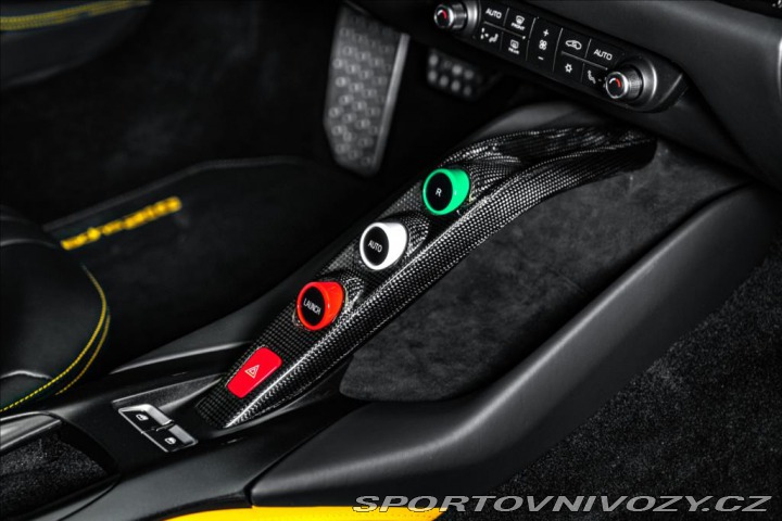 Ferrari 812 Superfast V12, lift, car 2020
