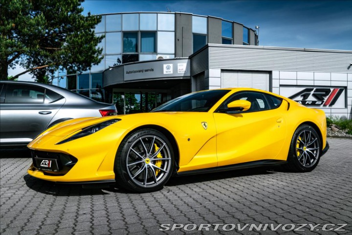 Ferrari 812 Superfast V12, lift, car 2020