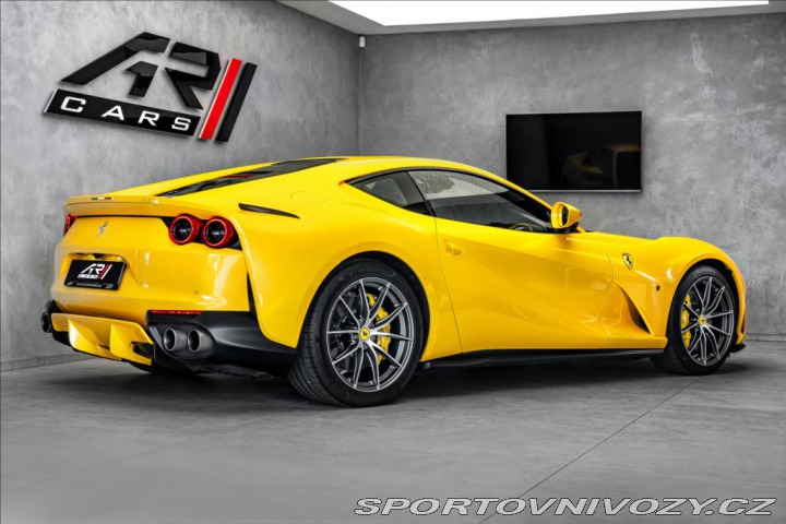 Ferrari 812 Superfast V12, lift, car 2020