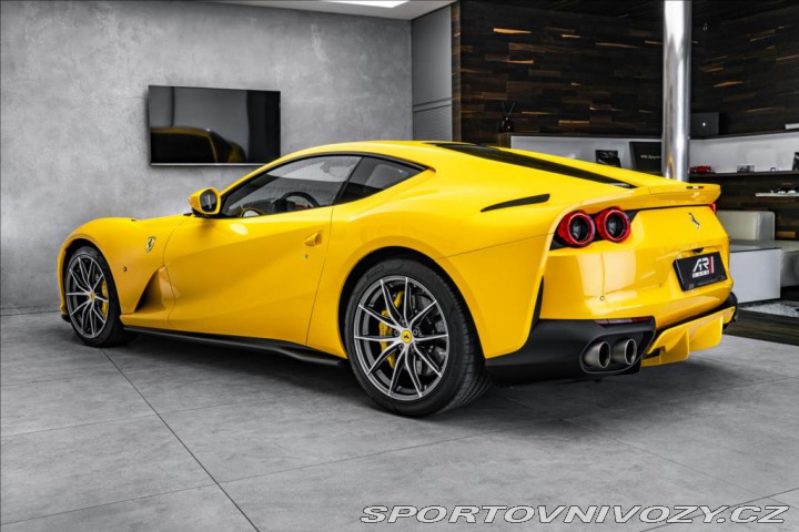 Ferrari 812 Superfast V12, lift, car 2020