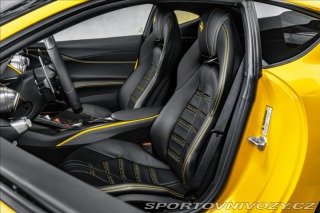 Ferrari 812 Superfast  V12, lift, car 2020