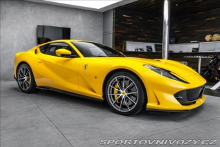 Ferrari 812 Superfast  V12, lift, car 2020