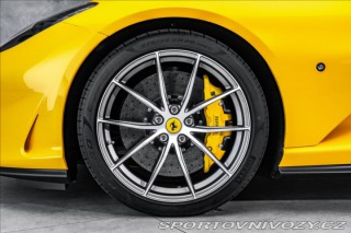 Ferrari 812 Superfast  V12, lift, car 2020