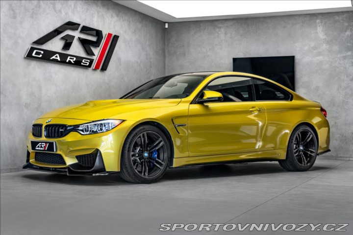 BMW M4 Manuál, Akrapovič, Karbon 2015