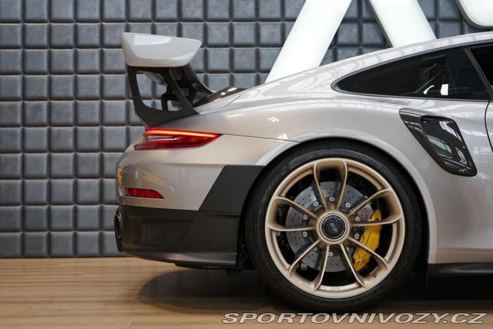 Porsche 911 GT2 RS PCCB PDLS+ Clubspo 2018