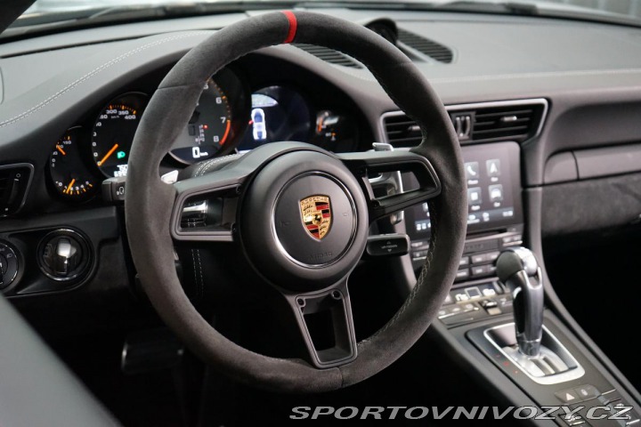 Porsche 911 GT2 RS PCCB PDLS+ Clubspo 2018