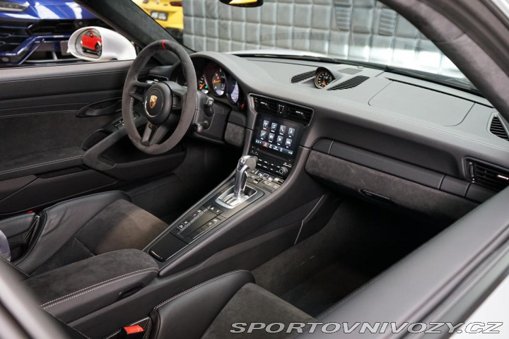 Porsche 911 GT2 RS PCCB PDLS+ Clubspo 2018