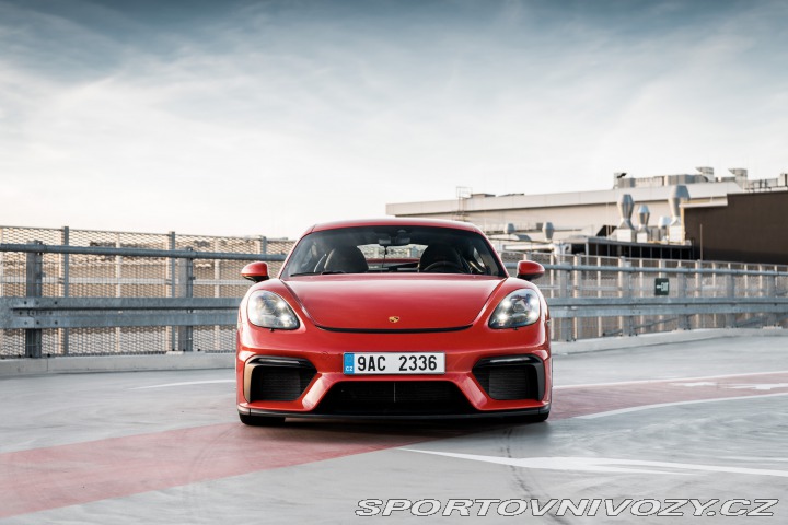 Porsche 718 GT4 2022