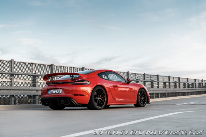 Porsche 718 GT4 2022