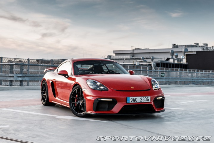 Porsche 718 GT4 2022