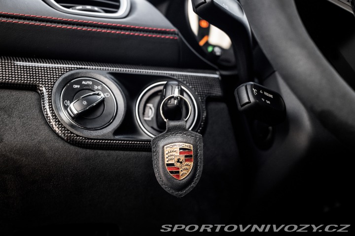 Porsche 718 GT4 2022