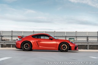 Porsche 718 GT4 2022
