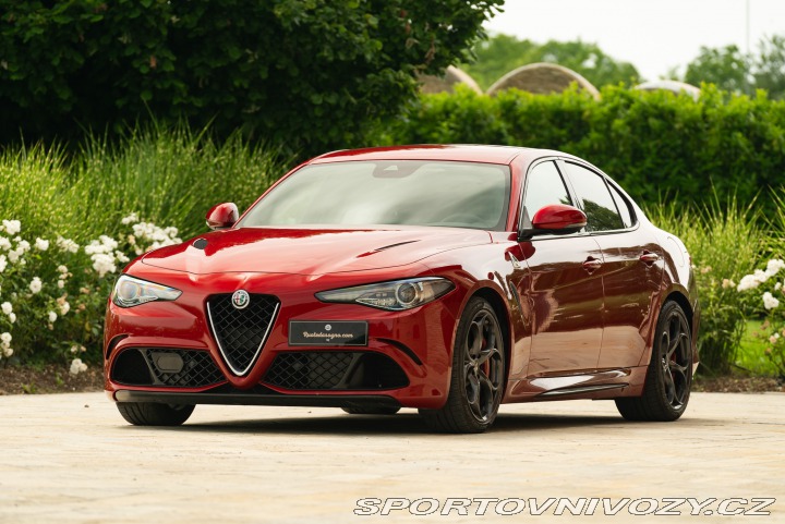 Alfa Romeo Giulia QUADRIFOGLIO MANUAL 2018