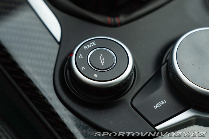 Alfa Romeo Giulia QUADRIFOGLIO MANUAL 2018