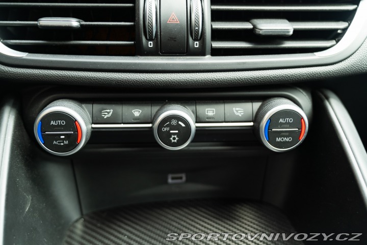 Alfa Romeo Giulia QUADRIFOGLIO MANUAL 2018