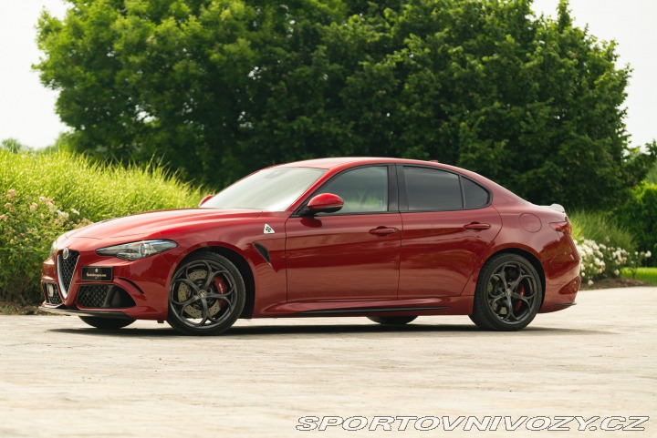 Alfa Romeo Giulia QUADRIFOGLIO MANUAL 2018
