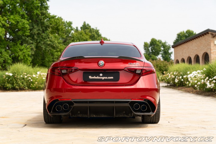 Alfa Romeo Giulia QUADRIFOGLIO MANUAL 2018