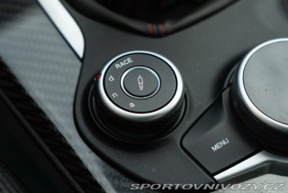 Alfa Romeo Giulia QUADRIFOGLIO MANUAL 2018