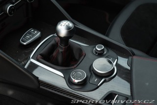 Alfa Romeo Giulia QUADRIFOGLIO MANUAL 2018