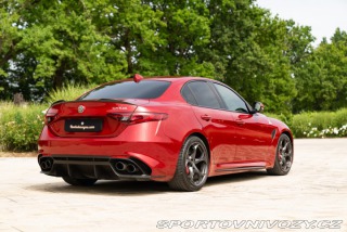 Alfa Romeo Giulia QUADRIFOGLIO MANUAL 2018