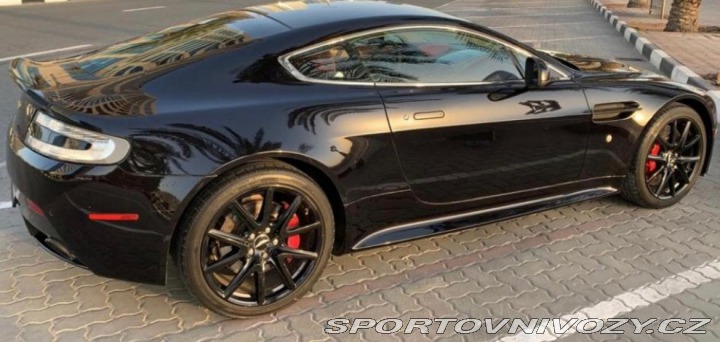 Aston Martin V8 Vantage S 2012